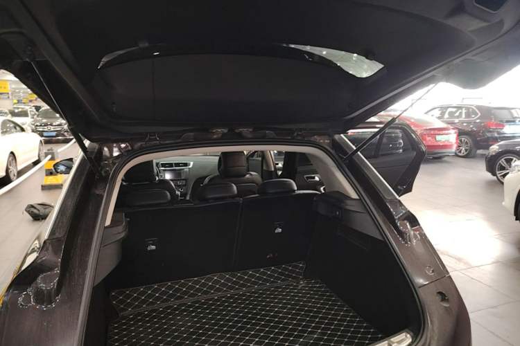 Used DS 6 2016 1.8T Luxury Edition THP200 Trunk