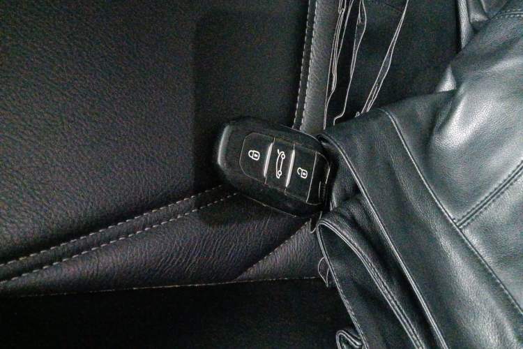 Used DS 6 2016 1.6T Luxury Edition THP160 Vehicle Key