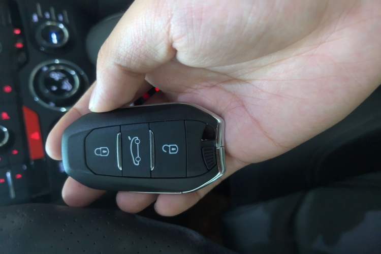 Used DS 6 2016 1.6T Luxury Edition THP160 Vehicle Key