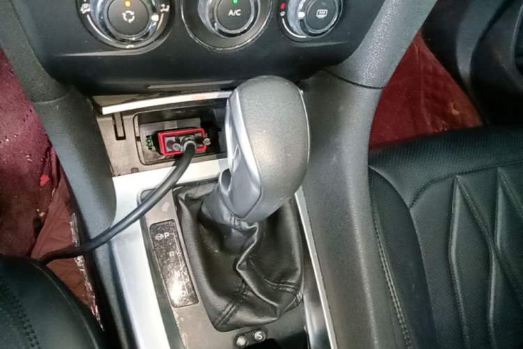 Used DS 6 2016 1.6T Elegant Edition THP160 Gear Lever