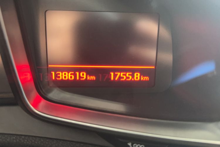 Used DS 6 2016 1.6T Luxury Edition THP160 Odometer Close Up
