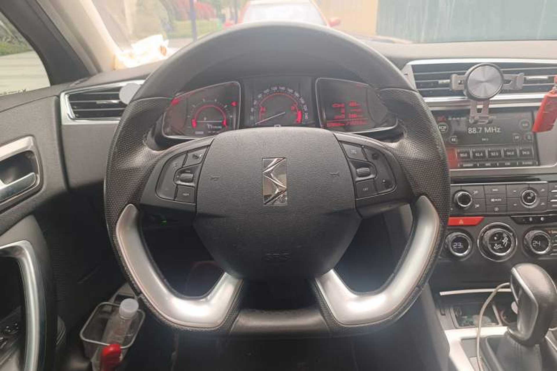 Used DS 6 2016 1.6T Luxury Edition THP160 Steering Wheel