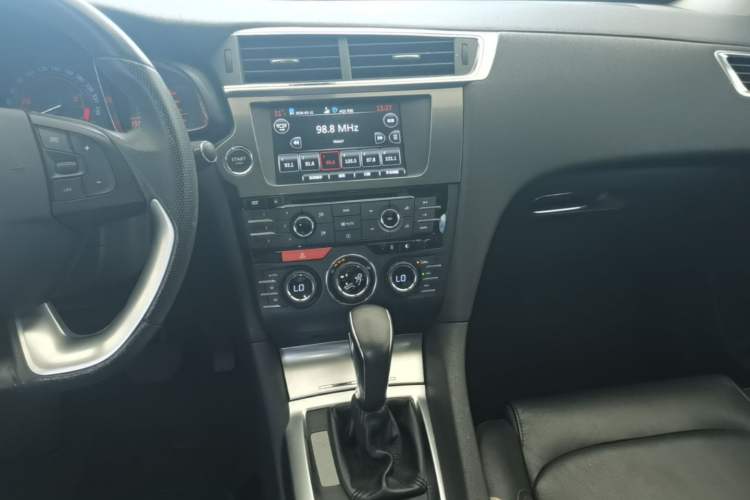 Used DS 6 2016 1.6T Luxury Edition THP160 Audio And AC Panel