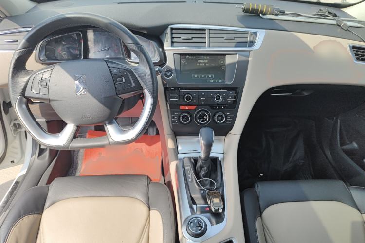 Used DS 6 2016 1.6T Luxury Edition THP160 Center Console