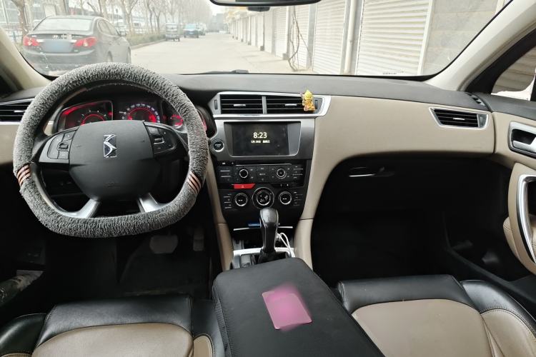 Used DS 6 2016 1.6T Luxury Edition THP160 Center Console