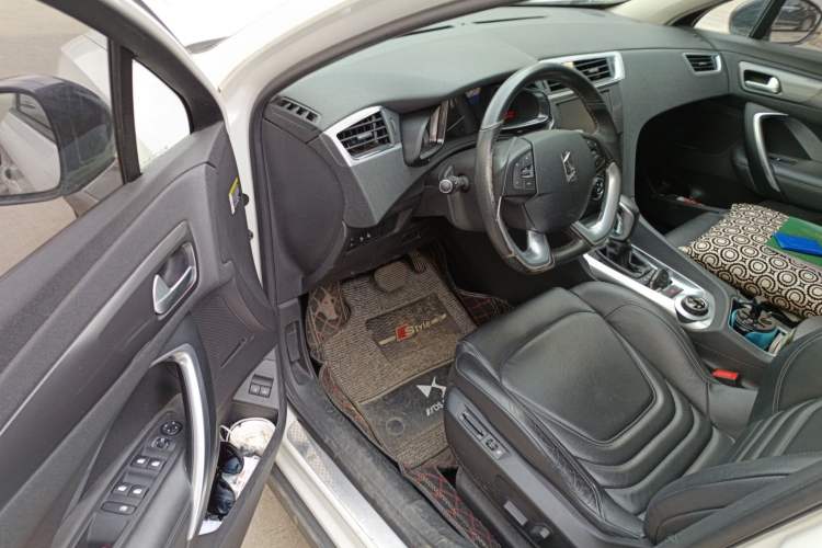 Used DS 6 2016 1.6T Luxury Edition THP160 Driver Seat
