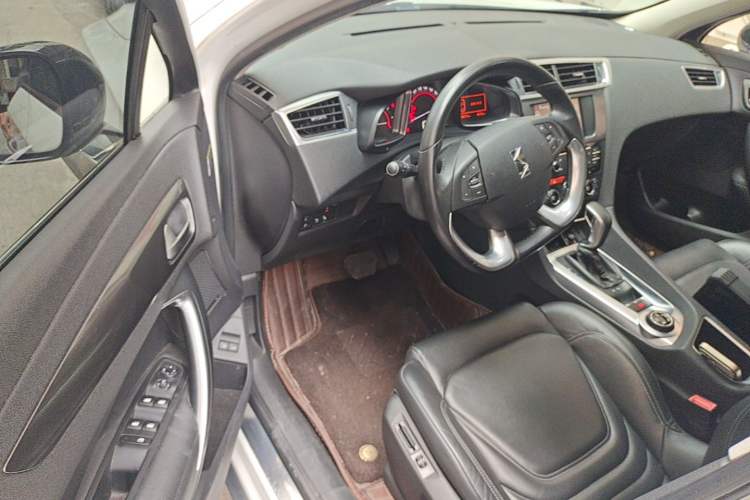 Used DS 6 2016 1.6T Luxury Edition THP160 Driver Seat