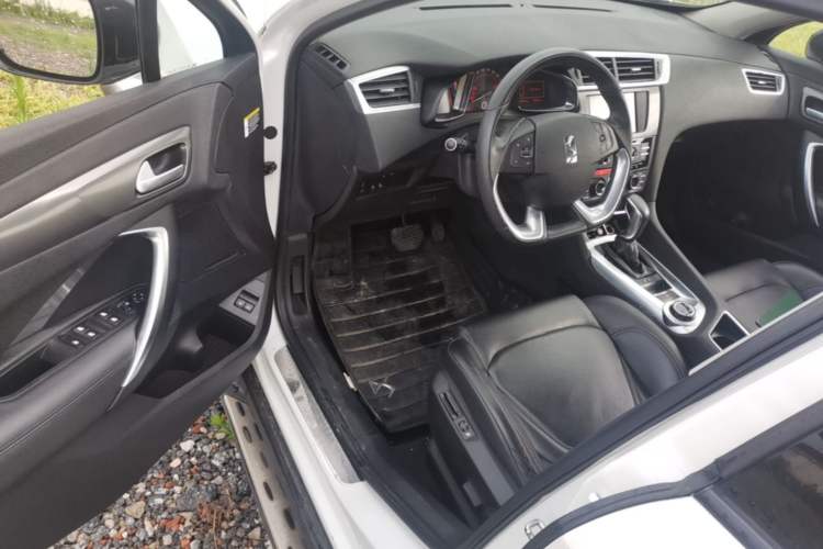Used DS 6 2016 1.6T Luxury Edition THP160 Driver Seat