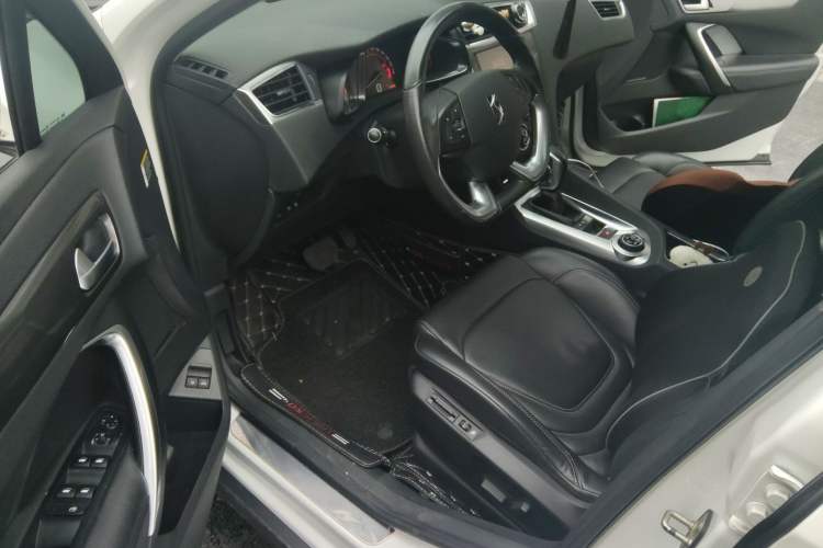 Used DS 6 2016 1.6T Luxury Edition THP160 Driver Seat