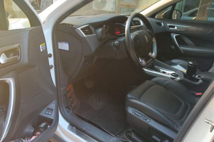 Used DS 6 2016 1.6T Luxury Edition THP160 Driver Seat