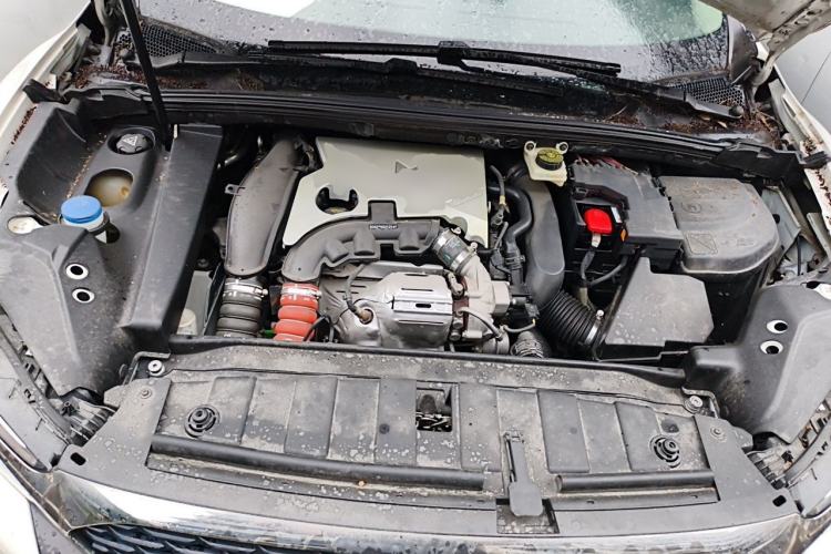 Used DS 6 2016 1.6T Luxury Edition THP160 Engine Bay
