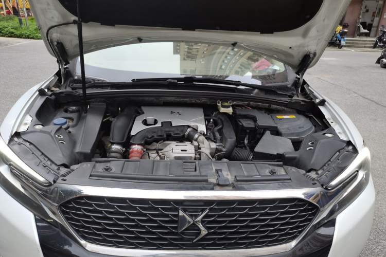 Used DS 6 2016 1.6T Luxury Edition THP160 Engine Bay