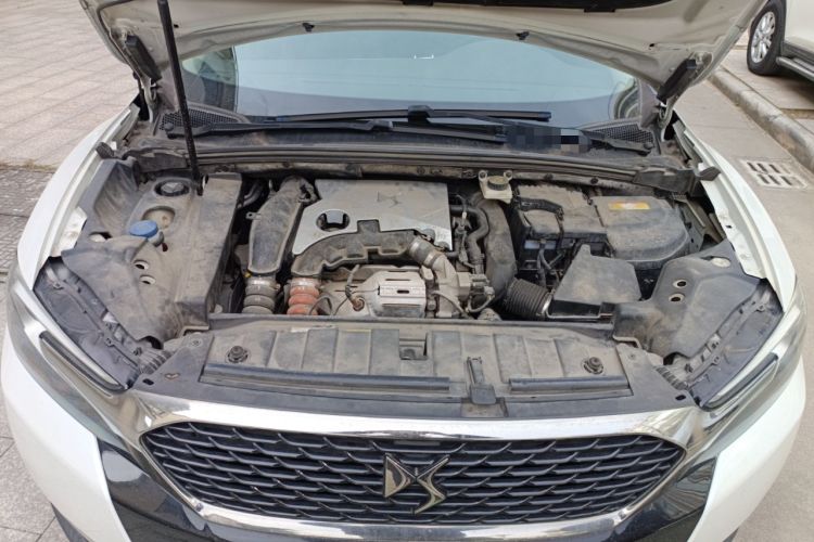 Used DS 6 2016 1.6T Luxury Edition THP160 Engine Bay