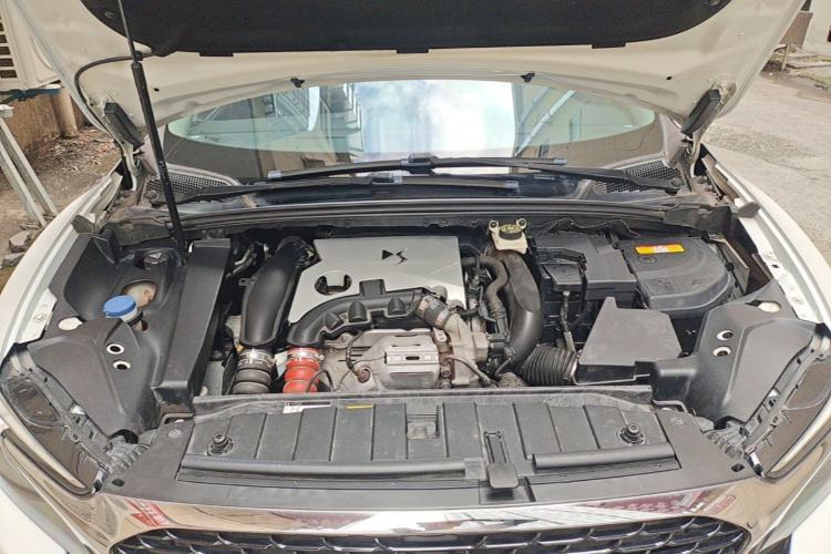 Used DS 6 2016 1.6T Luxury Edition THP160 Engine Bay
