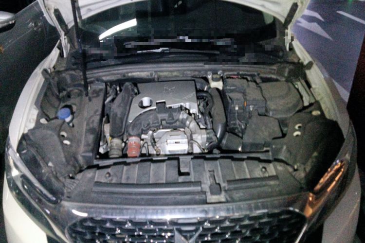 Used DS 6 2016 1.6T Luxury Edition THP160 Engine Bay