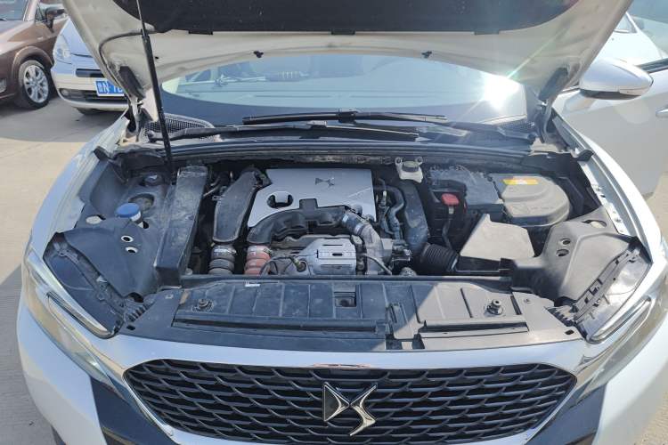 Used DS 6 2016 1.6T Luxury Edition THP160 Engine Bay