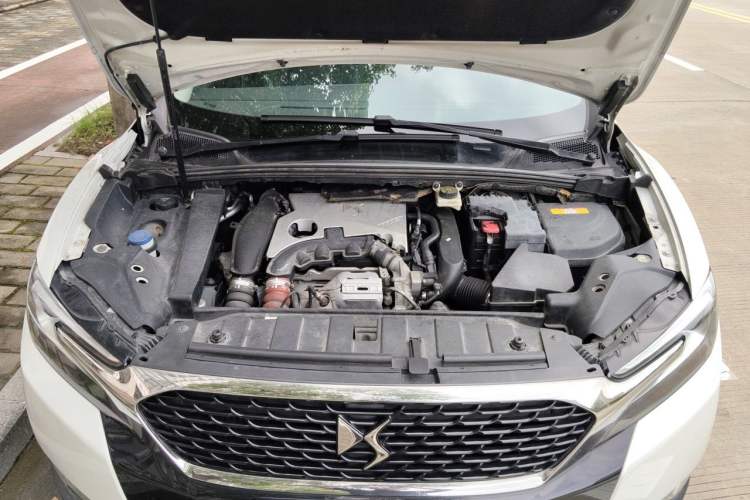 Used DS 6 2016 1.6T Luxury Edition THP160 Engine Bay