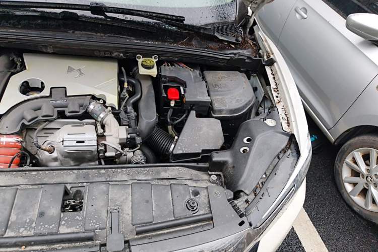 Used DS 6 2016 1.6T Luxury Edition THP160 Engine Bay Left
