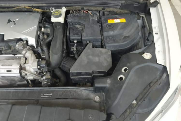 Used DS 6 2016 1.6T Luxury Edition THP160 Engine Bay Left