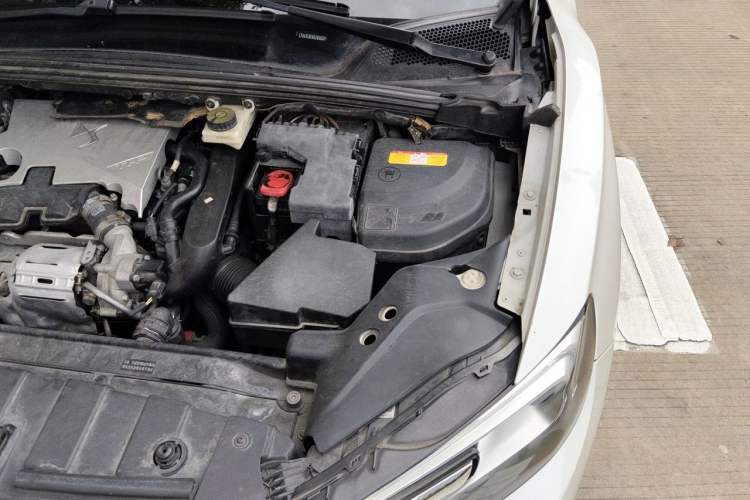 Used DS 6 2016 1.6T Luxury Edition THP160 Engine Bay Left