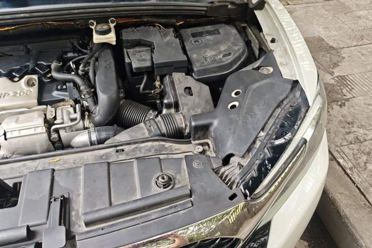 Used DS 6 2016 1.6T Luxury Edition THP160 Engine Bay Left