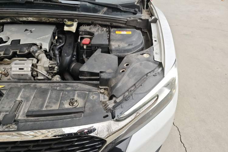 Used DS 6 2016 1.6T Luxury Edition THP160 Engine Bay Left