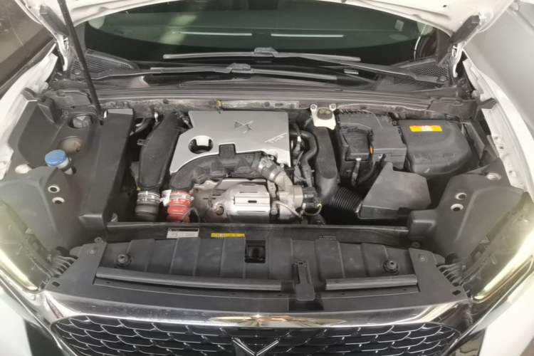 Used DS 6 2016 1.6T Elegant Edition THP160 Engine Bay