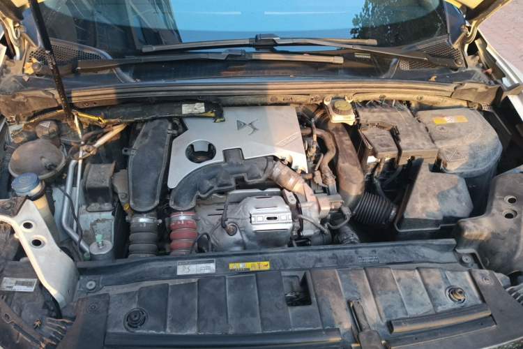 Used DS 6 2016 1.6T Luxury Edition THP160 Engine Bay