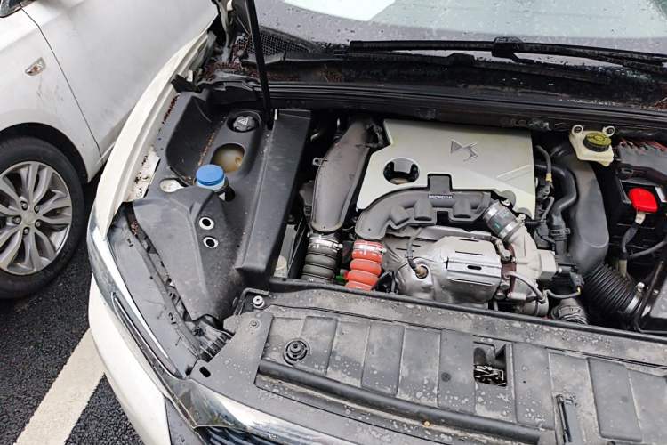 Used DS 6 2016 1.6T Luxury Edition THP160 Engine Bay Right