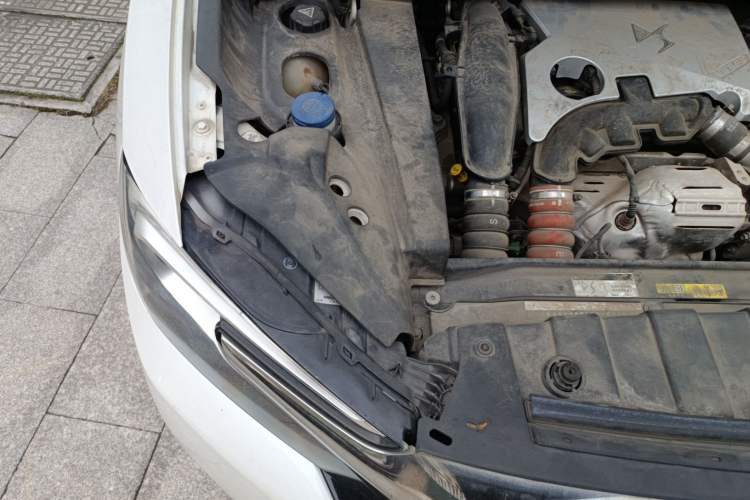 Used DS 6 2016 1.6T Luxury Edition THP160 Engine Bay Right