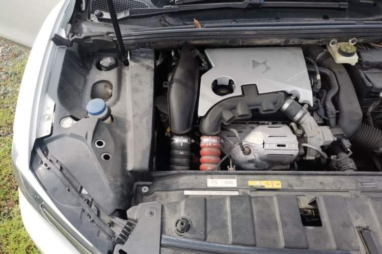 Used DS 6 2016 1.6T Luxury Edition THP160 Engine Bay Right