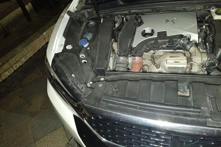 Used DS 6 2016 1.6T Luxury Edition THP160 Engine Bay Right