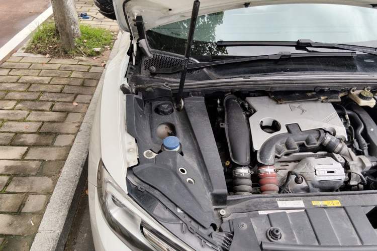 Used DS 6 2016 1.6T Luxury Edition THP160 Engine Bay Right