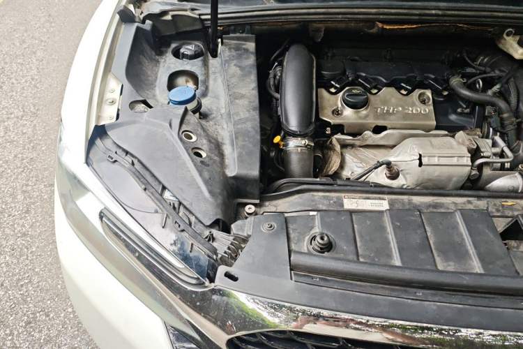 Used DS 6 2016 1.6T Luxury Edition THP160 Engine Bay Right