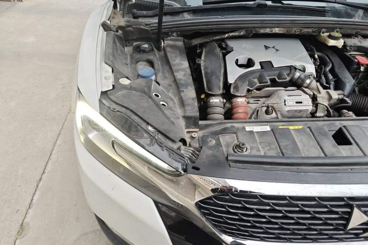 Used DS 6 2016 1.6T Luxury Edition THP160 Engine Bay Right