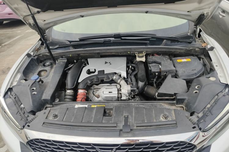 Used DS 6 2016 1.6T Luxury Edition THP160 Engine Bay