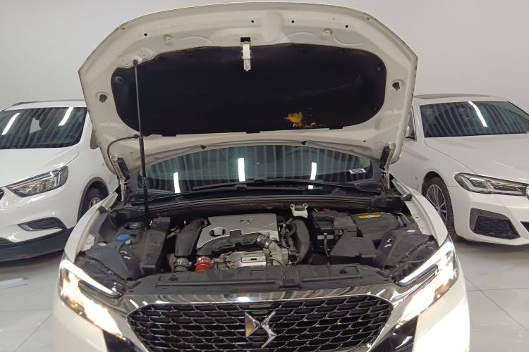 Used DS 6 2016 1.6T Luxury Edition THP160 Engine Bay