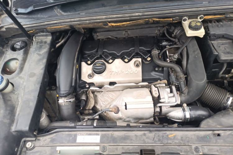 Used DS 6 2016 1.6T Luxury Edition THP160 Engine Bay