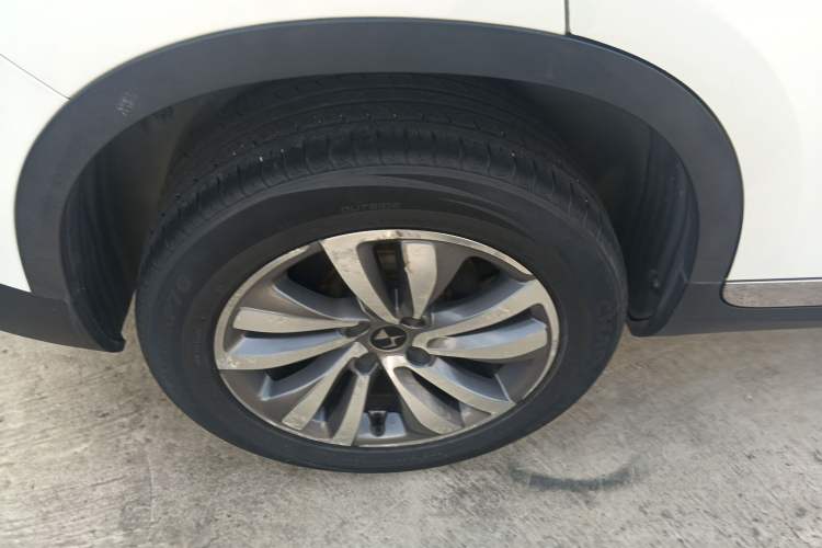 Used DS 6 2016 1.6T Luxury Edition THP160 Exterior 3