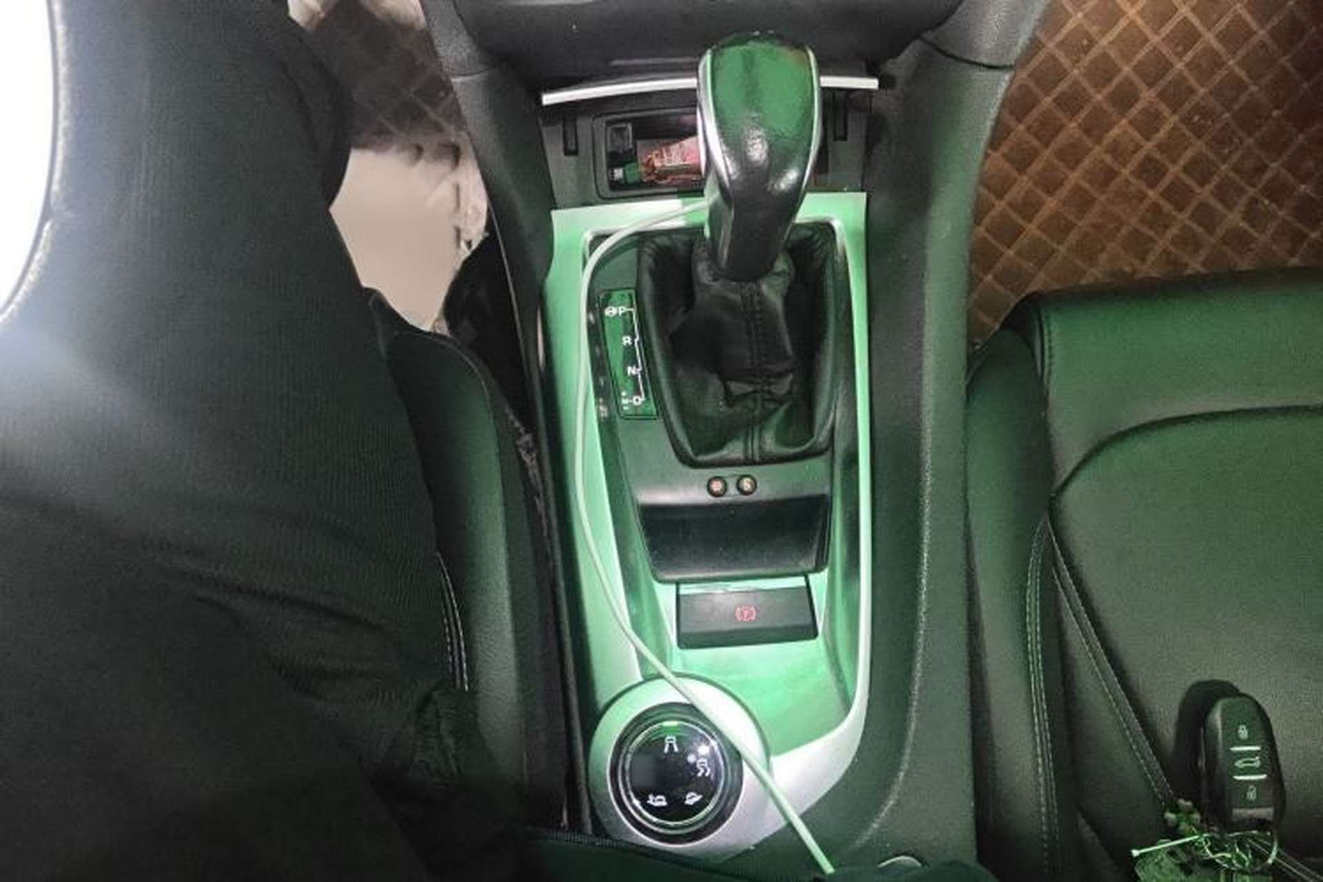 Used DS 6 2016 1.6T Luxury Edition THP160 Gear Lever