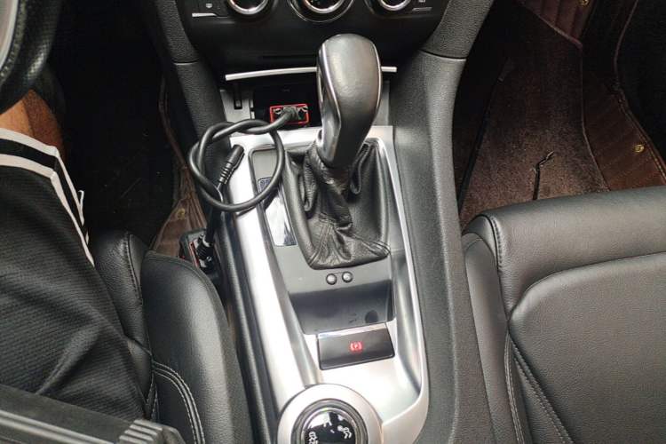 Used DS 6 2016 1.6T Luxury Edition THP160 Gear Lever