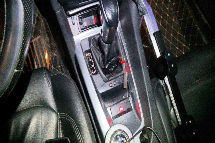 Used DS 6 2016 1.6T Luxury Edition THP160 Gear Lever
