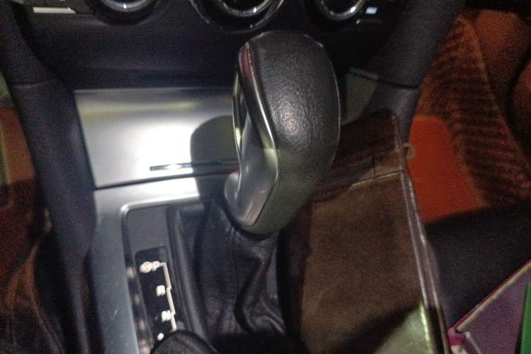 Used DS 6 2016 1.6T Luxury Edition THP160 Gear Lever