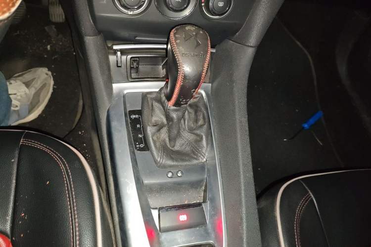 Used DS 6 2016 1.6T Elegant Edition THP160 Gear Lever