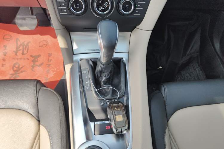 Used DS 6 2016 1.6T Luxury Edition THP160 Gear Lever