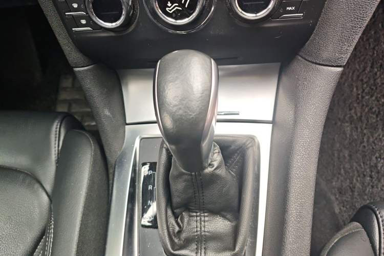 Used DS 6 2016 1.6T Prestige Edition THP160 Gear Lever