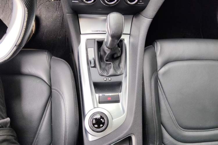 Used DS 6 2016 1.6T Luxury Edition THP160 Gear Lever
