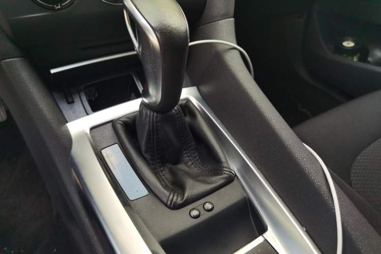 Used DS 6 2016 1.6T Elegant Edition THP160 Gear Lever