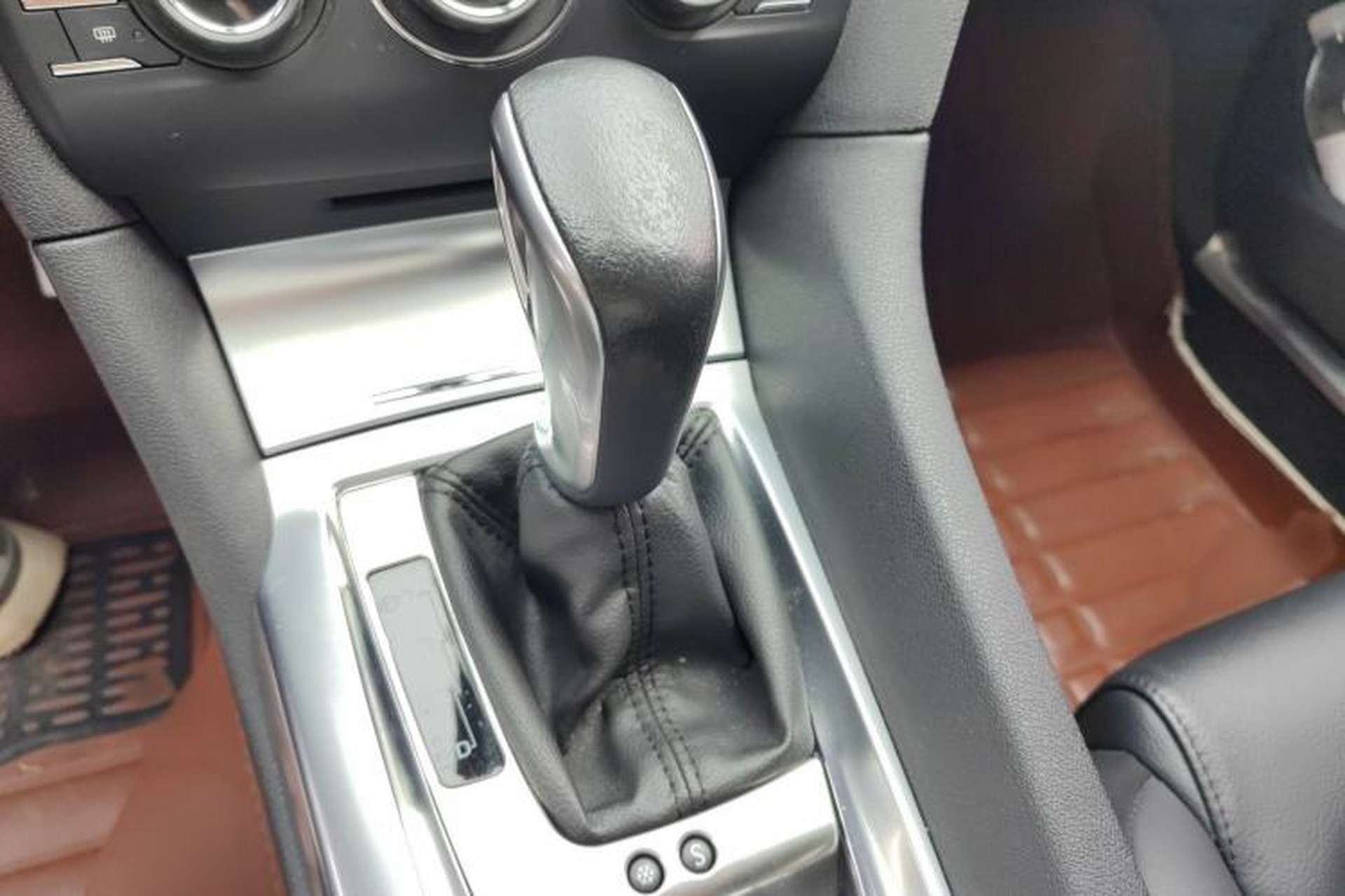 Used DS 6 2016 1.6T Luxury Edition THP160 Gear Lever
