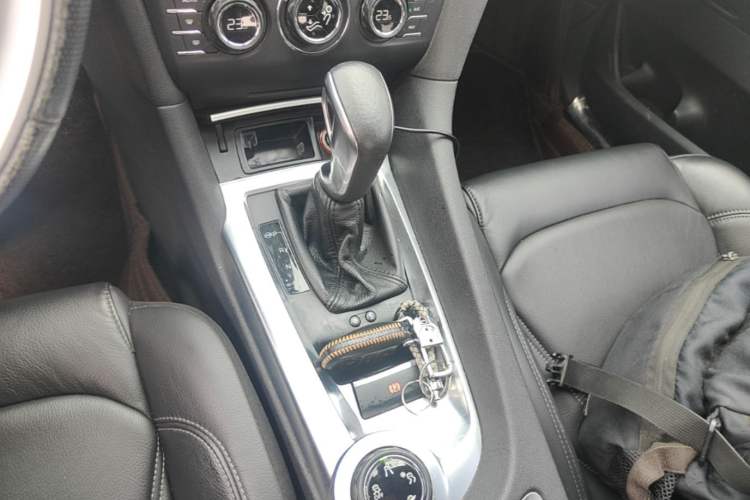 Used DS 6 2016 1.6T Luxury Edition THP160 Gear Lever